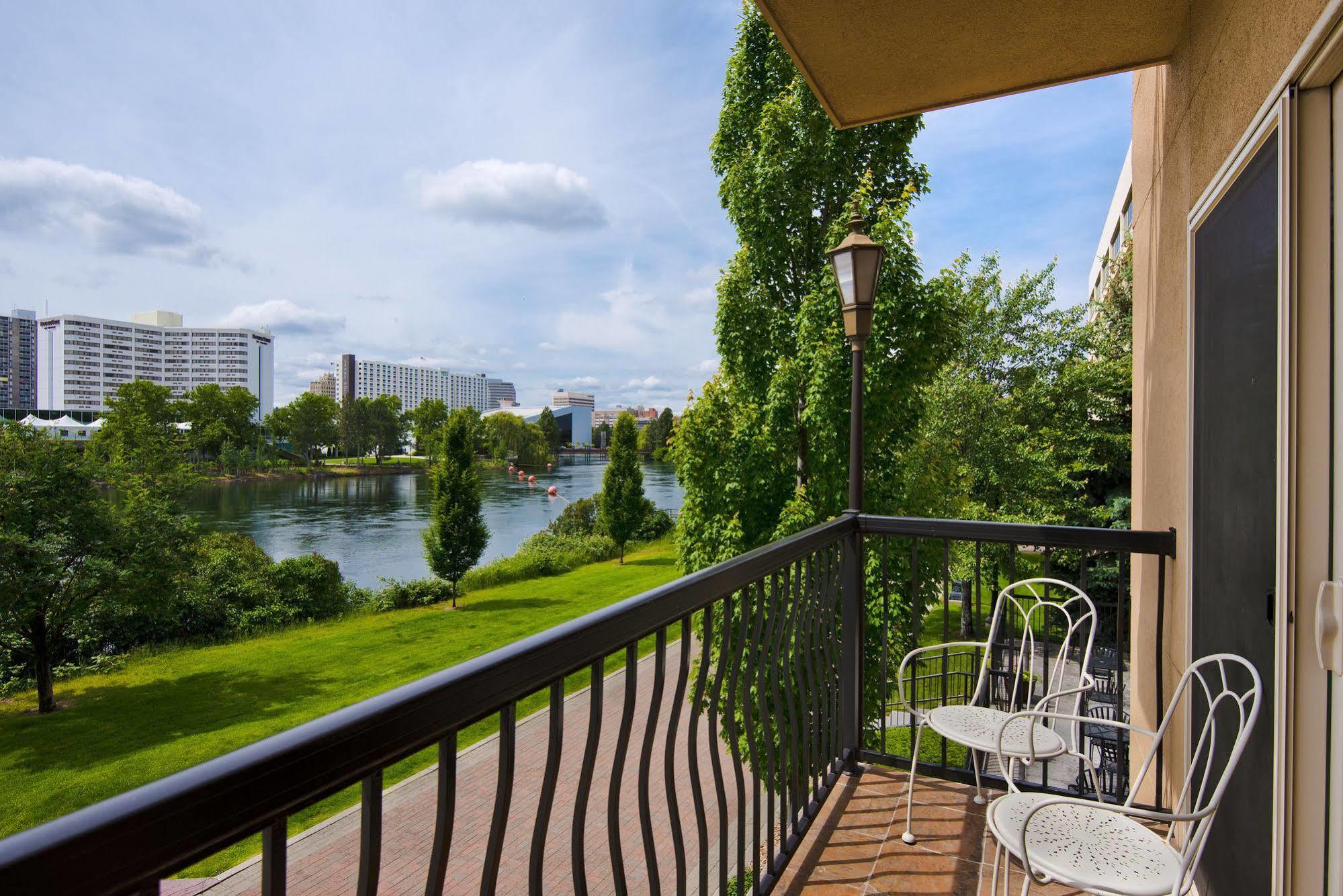 Oxford Suites Spokane Downtown Exterior foto