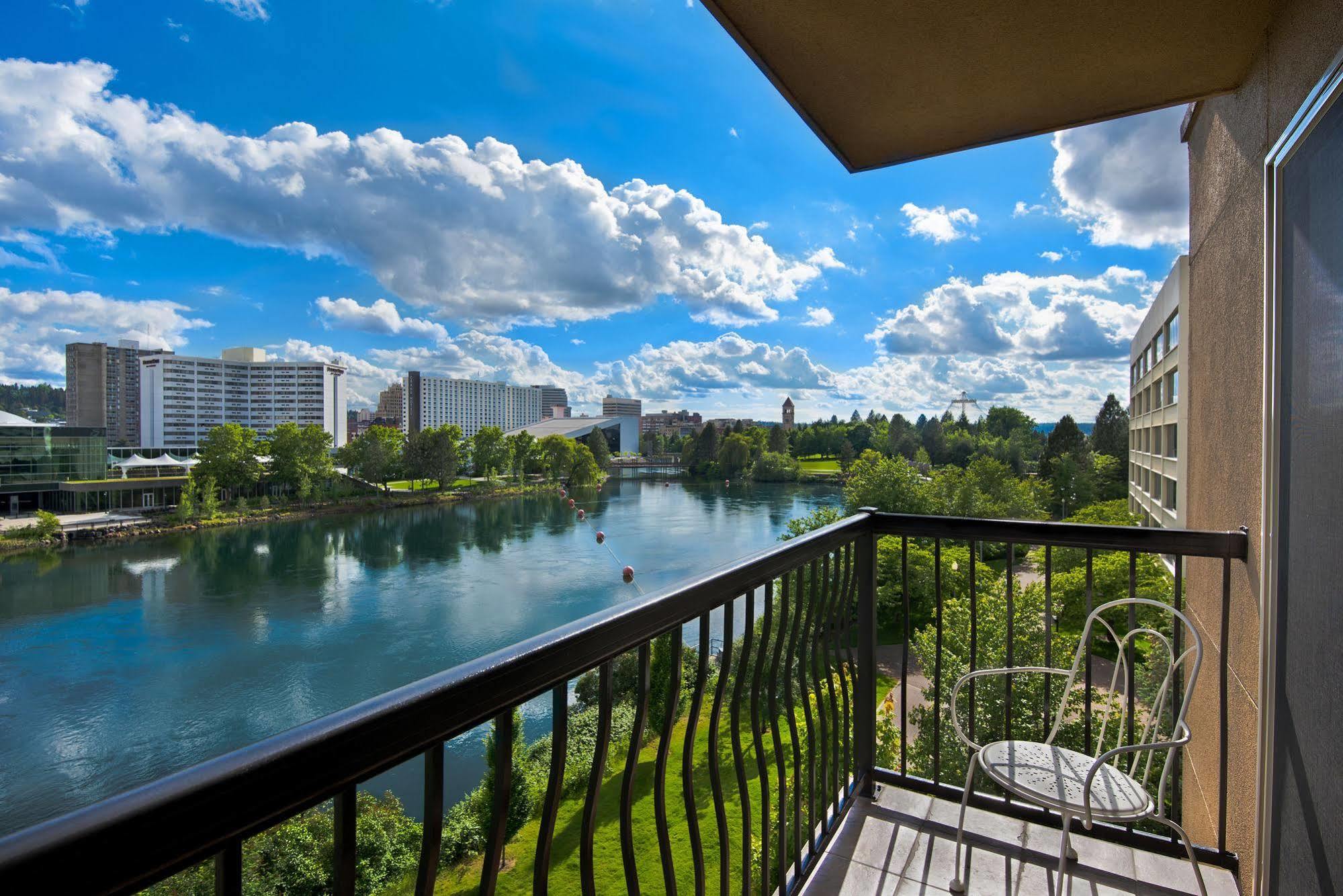 Oxford Suites Spokane Downtown Exterior foto